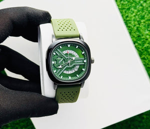 Classic Analog Men’s Wristwatch