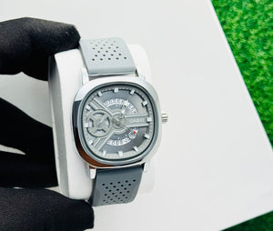 Classic Analog Men’s Wristwatch